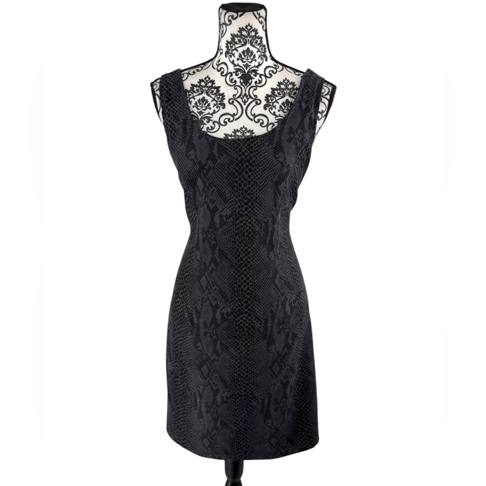Joseph Ribkoff Black Snakeskin Textured Sheath Dress 10 | Vintage Bodycon Midi - Picture 1 of 15